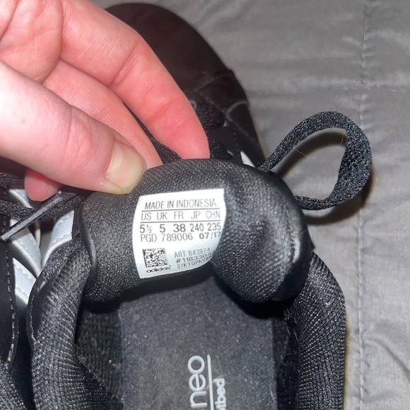 Adidas - Picture 3 of 3